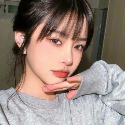 迪拜的女孩 封面