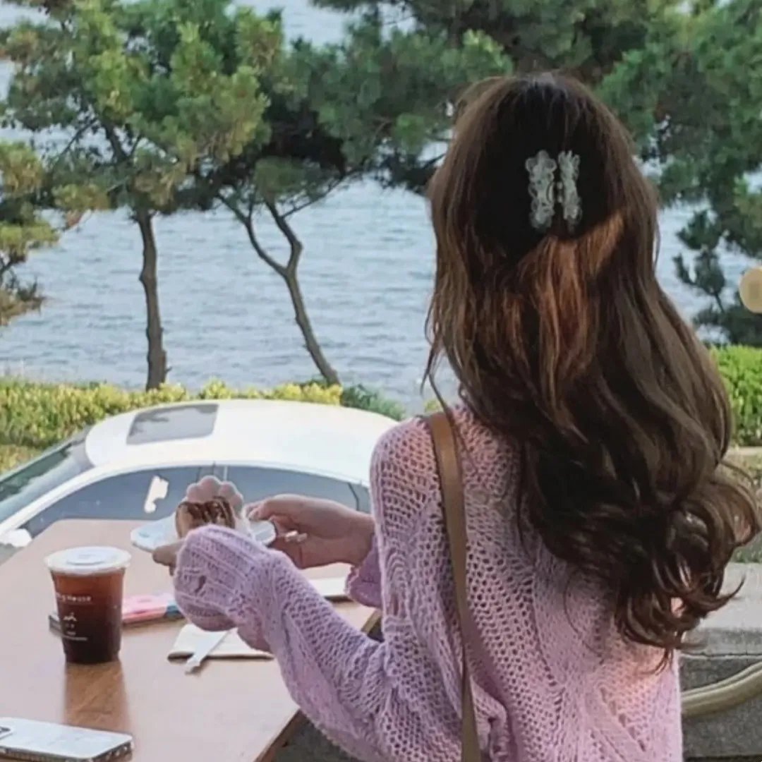 荡女施维亚 封面